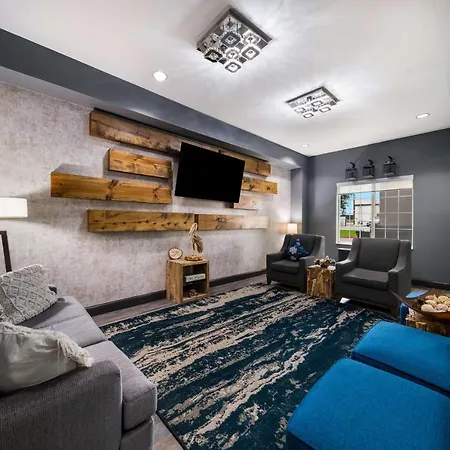 Best Western Plus Lake Dallas Inn & Suites